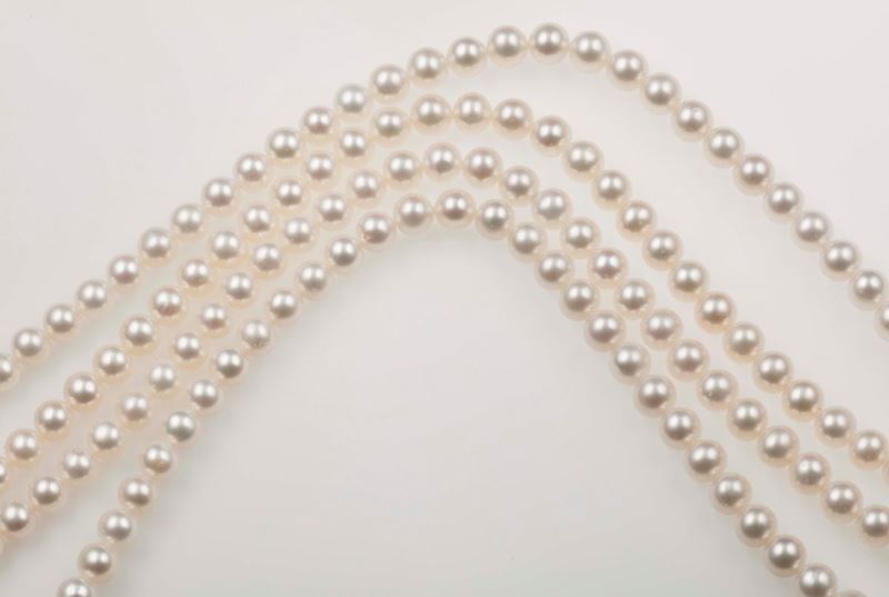 Lotto composto da 4 fili di perle  - Asta Fine Jewels - II - Cambi Casa d'Aste