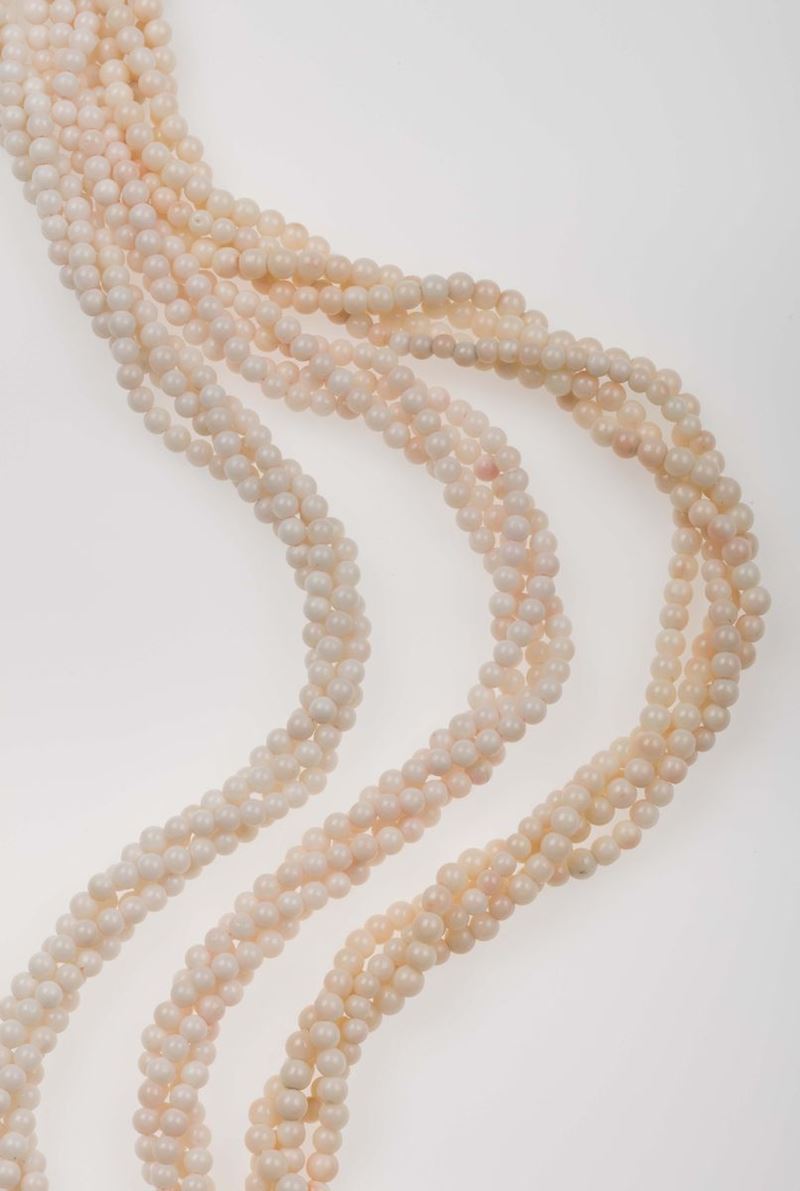 Lotto composto da 3 collane di corallo rosa  - Asta Fine Jewels - II - Cambi Casa d'Aste