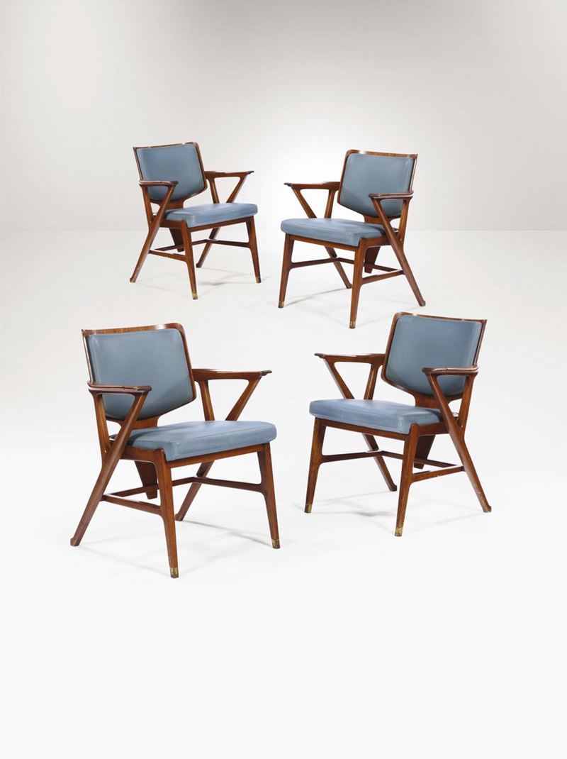 Coppia di sedie in legno con rivestimento in tessuto.  - Asta Design - Cambi Casa d'Aste