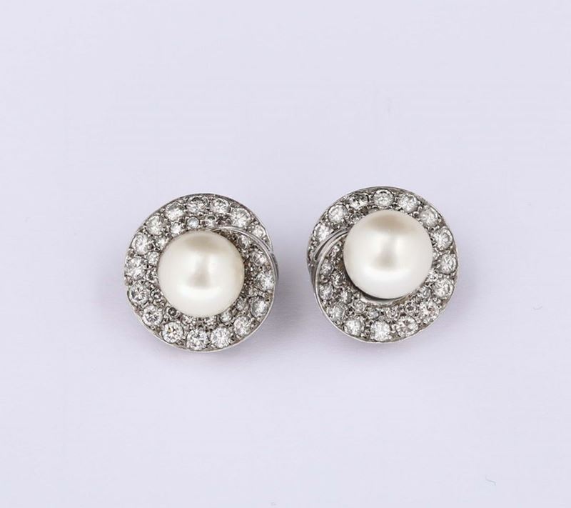 Pair of pearl and diamond earrings. Petochi  - Auction Fine Jewels - II - Cambi Casa d'Aste