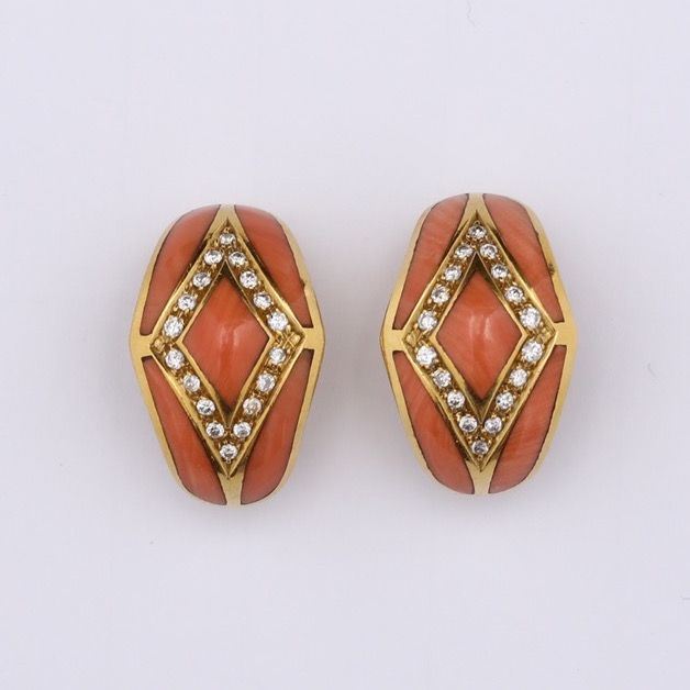 Pair of coral and diamond earrings  - Auction Fine Jewels - II - Cambi Casa d'Aste