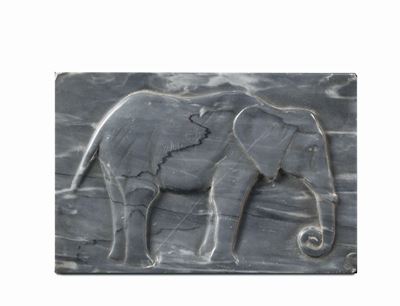 Placchetta in Marmo Scolpito con Elefante, XVIII Secolo