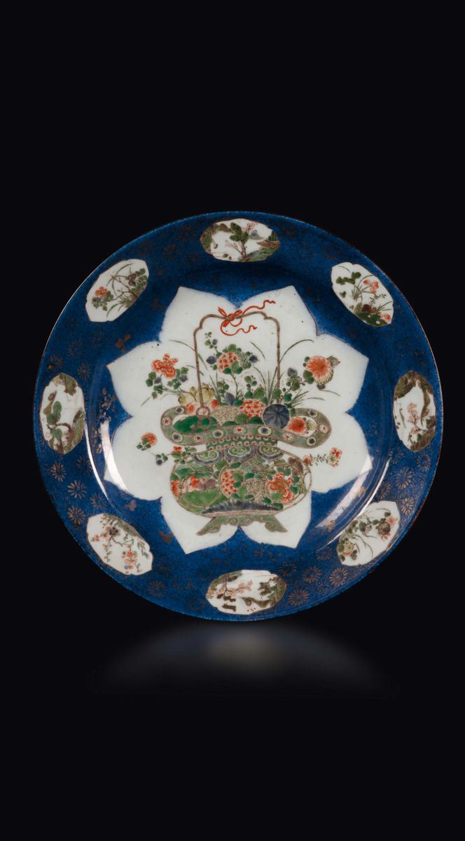 A Famille-Verte porcelain dish with naturalistic decoration within reserves, China, Qing Dynasty, Kangxi Period (1662-1722)  - Auction Fine Chinese Works of Art - Cambi Casa d'Aste