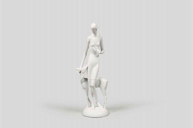 Gerhard Schliepstein for Rosenthal, Germany, 1930 ca. A statue of a female figure with a doe in white porcelain  - Auction 20th Century Decorative Arts - I - Cambi Casa d'Aste