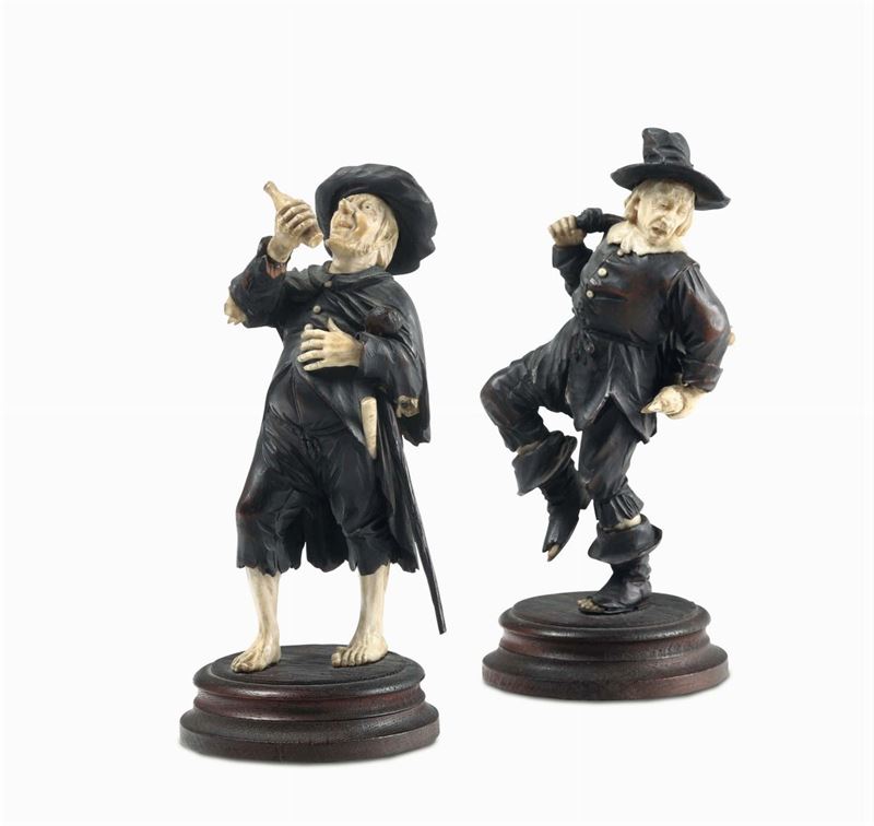 Two beggars. Fruitwood and ivory, Tirol 18th century, by a follower of Simon Troger.  - Auction Sculpture and Works of Art - Cambi Casa d'Aste