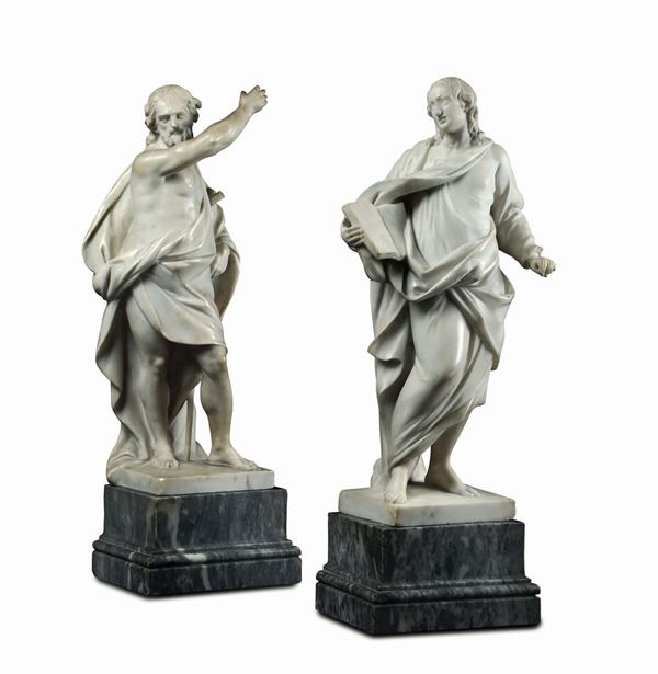 San Giovanni Battista e San Giovanni Evangelista. Sculture in marmo bianco e basi in marmo grigio. Arte  [..]