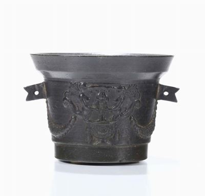 Mortaio in Bronzo Fuso e Cesellato. Fonditore Italiano o D’oltralpe del XVI-XVII Secolo