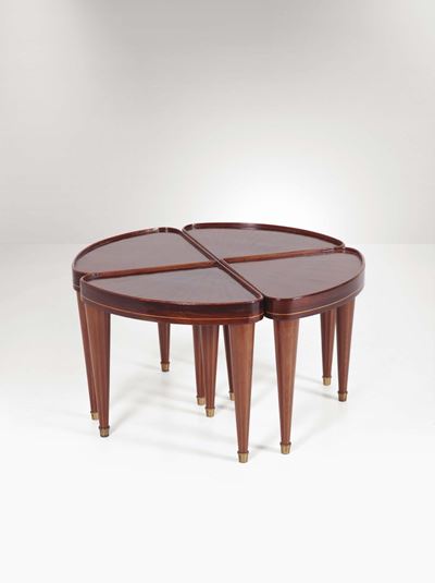 Quattro Tavoli Bassi Modulari con Struttura e Piano in Legno e Puntali in Ottone.