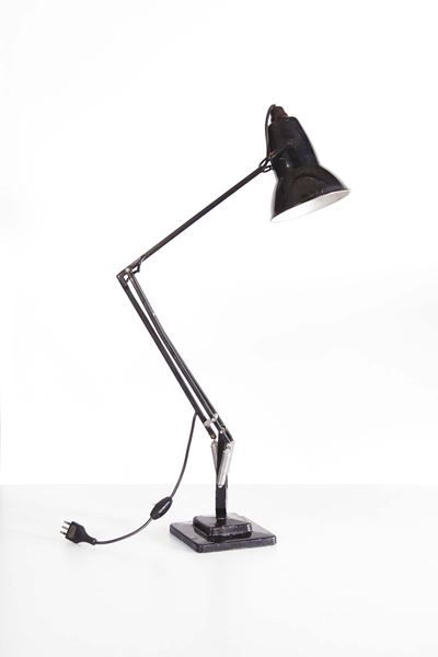 Lampada da Tavolo con Struttura in Metallo Laccato.