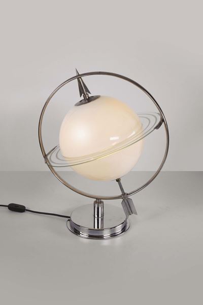 Lampada da Tavolo con Struttura in Metallo Cromato e Diffusore in Vetro.