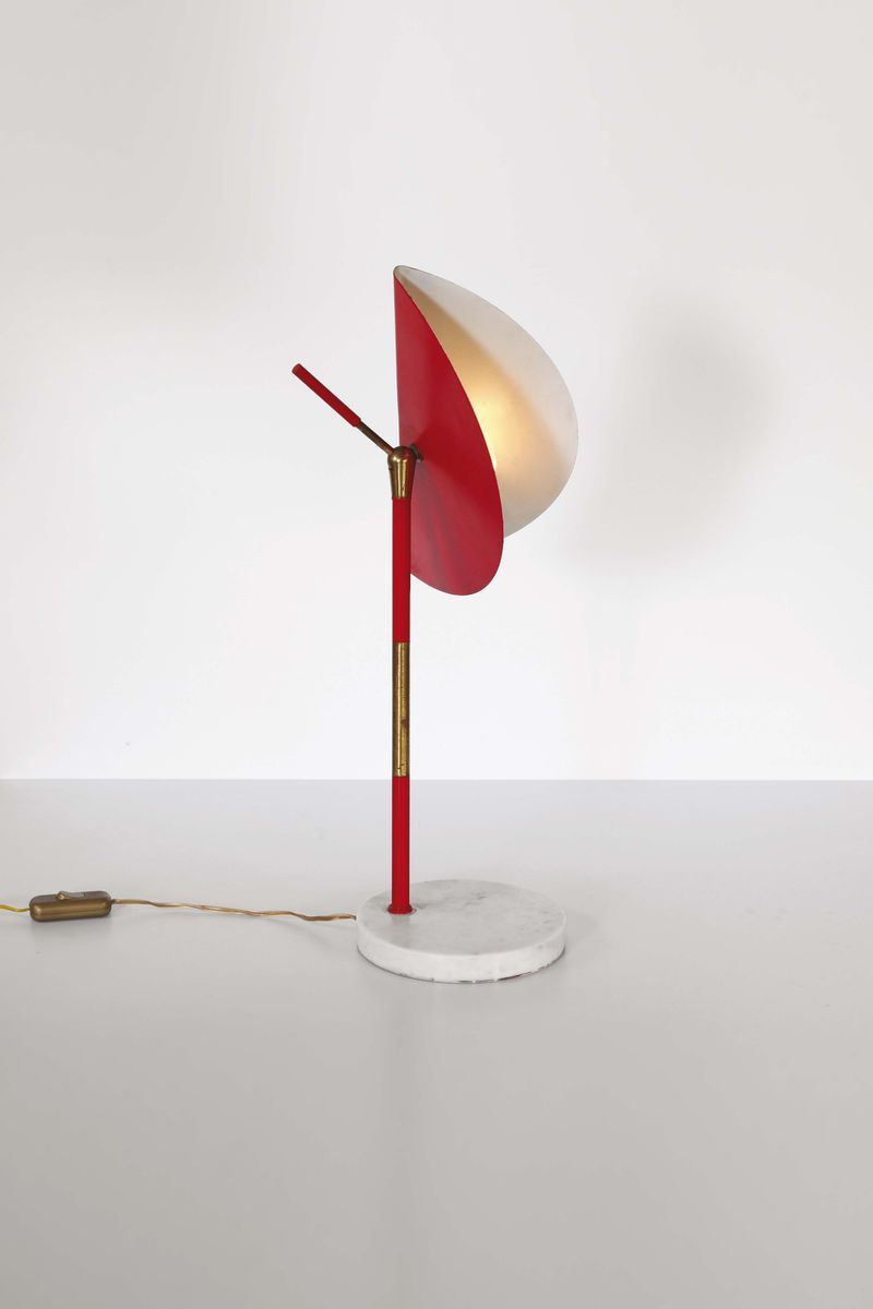 Lampada da tavolo con base in marmo e struttura in metallo e metallo laccato.  - Auction Design - Cambi Casa d'Aste