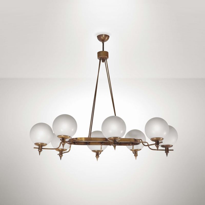 Lampada a sospensione con struttura in ottone e diffusori in vetro opalino  - Auction Design - Cambi Casa d'Aste