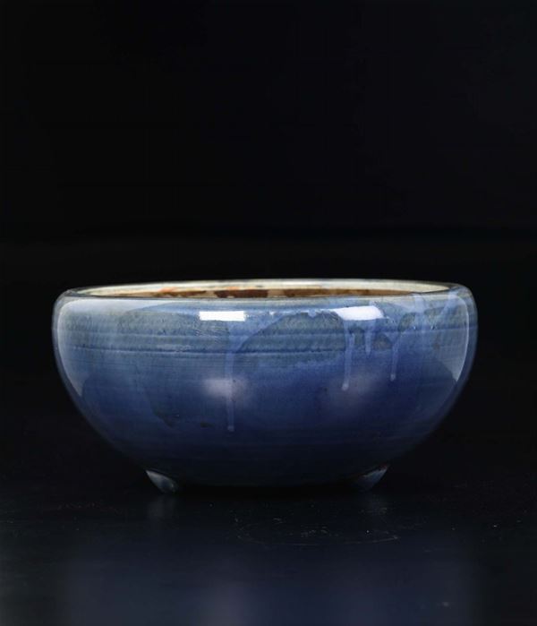 Ciotola in porcellana a smalto flambé sui toni dell'azzurro, Cina, Dinastia Qing, epoca Jiaqing (1796-1820)