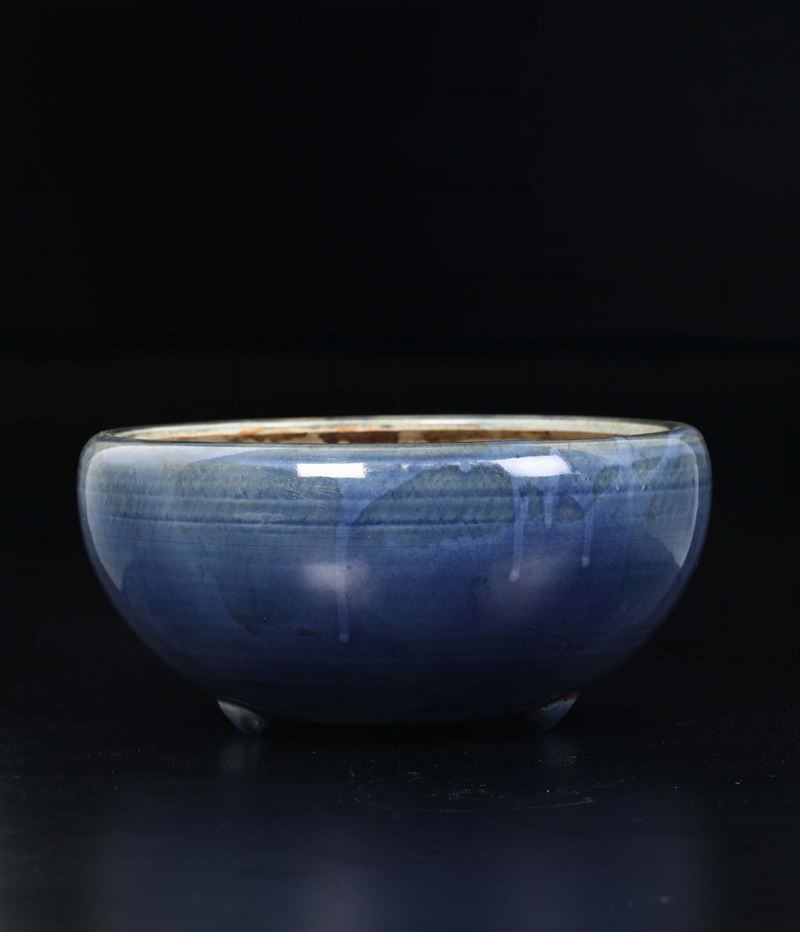 Ciotola in porcellana a smalto flambé sui toni dell'azzurro, Cina, Dinastia Qing, epoca Jiaqing (1796-1820)  - Asta Chinese Works of Art - Cambi Casa d'Aste
