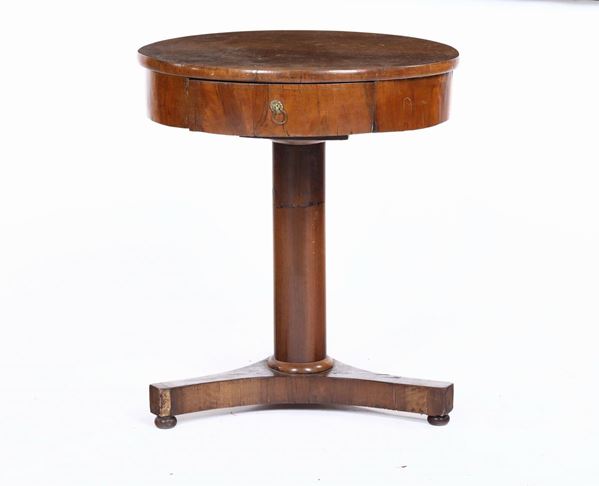 Tavolino circolare lastronato, XIX secolo