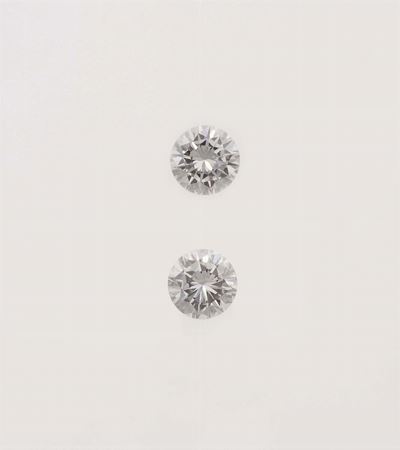 Coppia di Solitaire Taglio Brillante di Ct 0,81 e 0,83, Colore G, Caratteristiche Interne Vs1 e V...