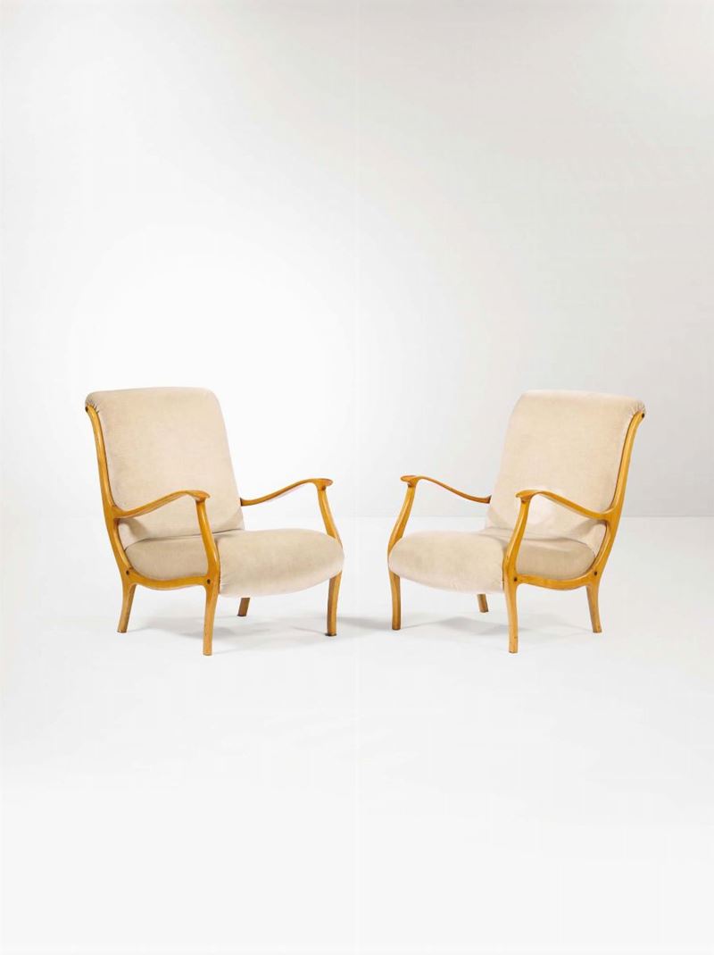 Coppia di poltrone con struttura in legno e rivestimento in tessuto. Prod. Italia, 1950 ca.  - Asta Design - Cambi Casa d'Aste