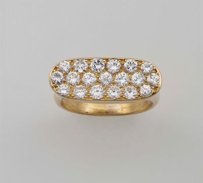 Bulgari. Anello con Pavè di Diamanti Taglio Brillante per Ct 1,70 Circa