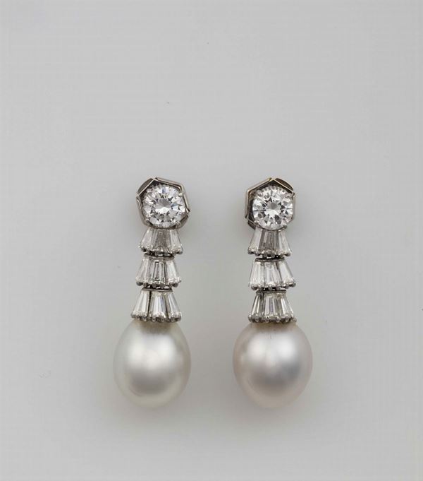 Pair of diamonds and cultured pearls earrings