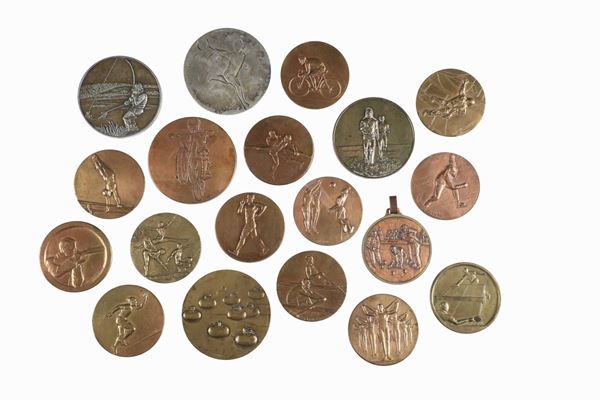 Anonimo del XX secolo Lotto di 19 monete in bronzo