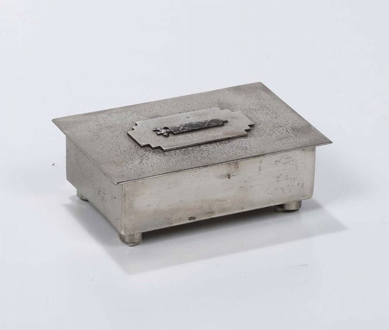 Portasigarette in metallo, XX secolo  - Auction Sculture Timed Auction - Cambi Casa d'Aste