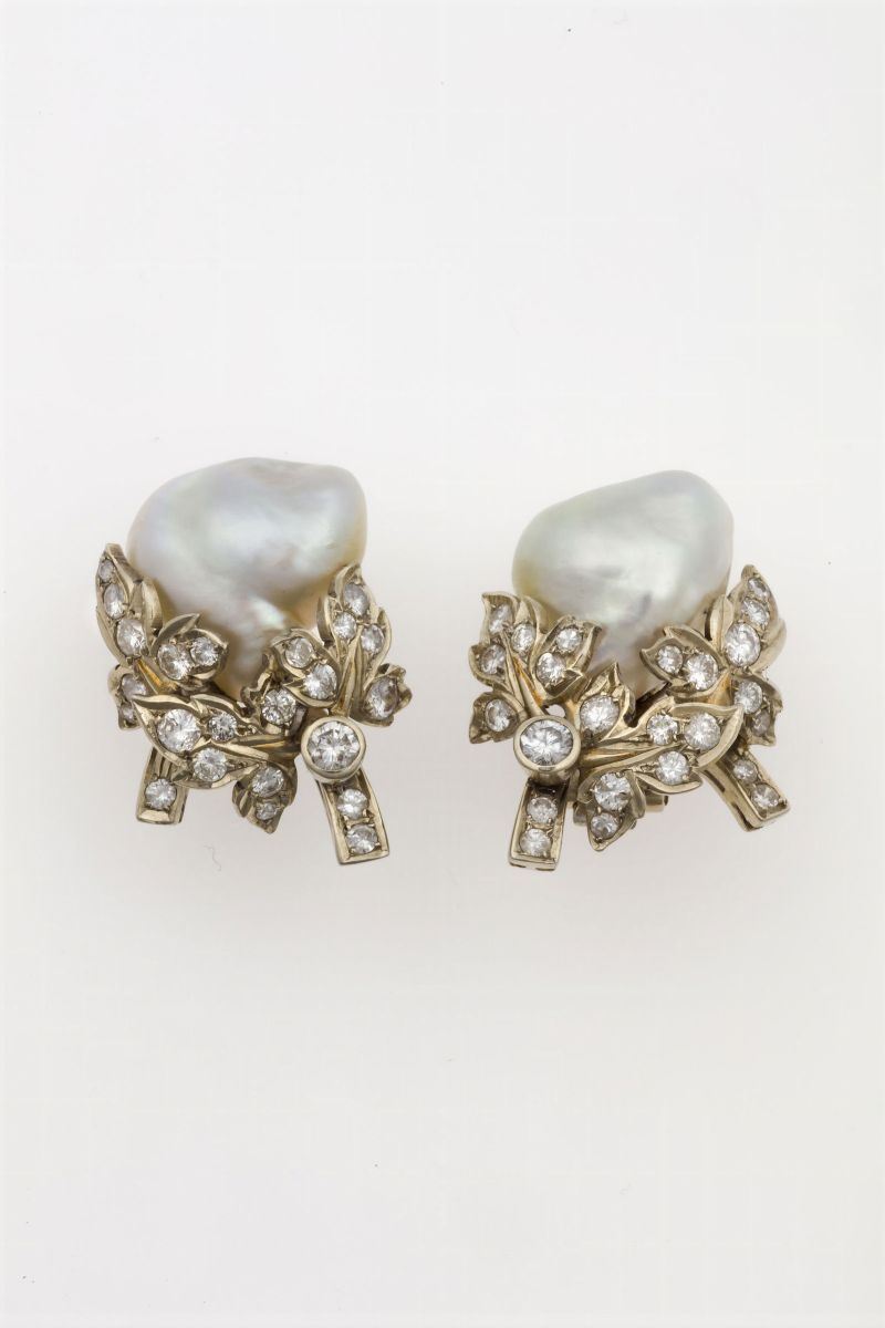 Orecchini con perle coltivate e diamanti  - Asta Fine Jewels - Cambi Casa d'Aste