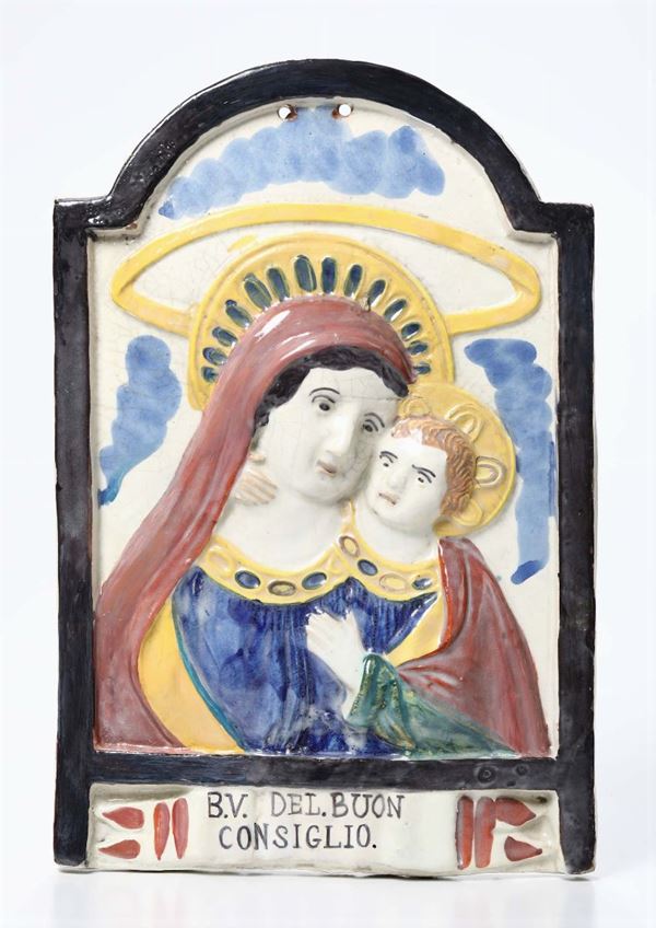 Targa devozionale raffigurante Beata Vergine del Buon Consiglio. Manifattura Faentina, fine XIX secolo
