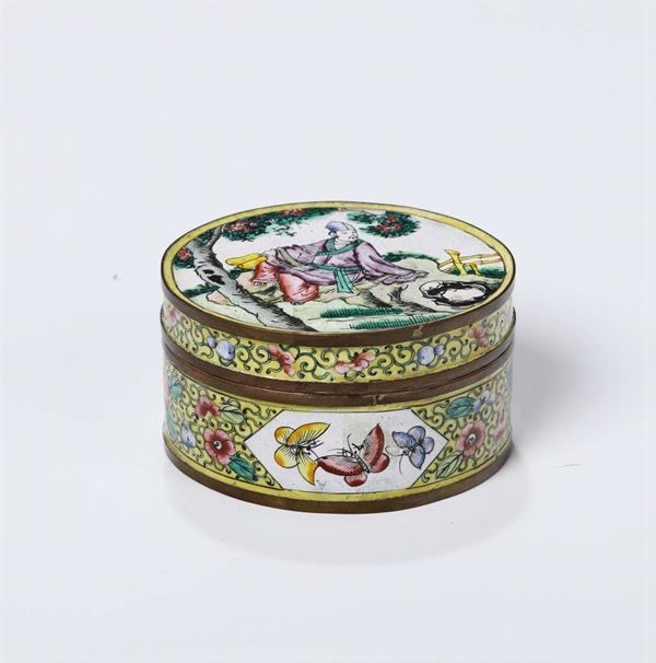 Scatola in porcellana bordato in bronzo dorato con coperchio raffigurante scena di dignitario cinese. Francia, XVIII secolo