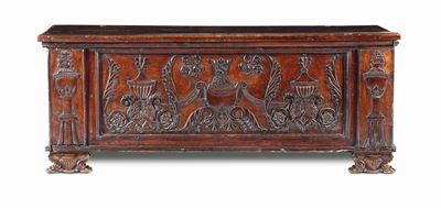 Cassapanca in Legno Intagliato, XVIII Secolo