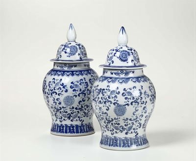 Coppia di Potiches in Porcellana Bianca e Blu, Cina XX Secolo