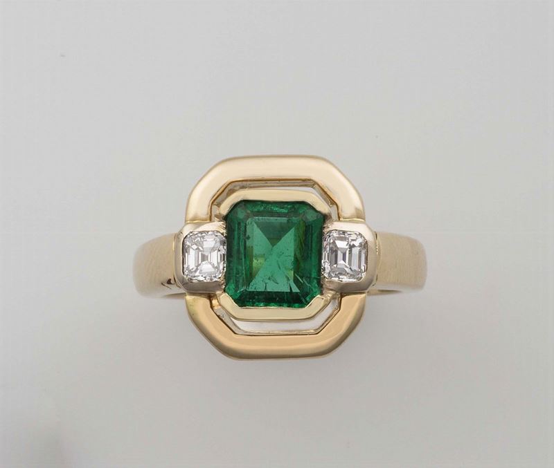 Anello con smeraldo Africa di ct 2,20 e due diamanti a lato  - Asta Fine Jewels - Cambi Casa d'Aste