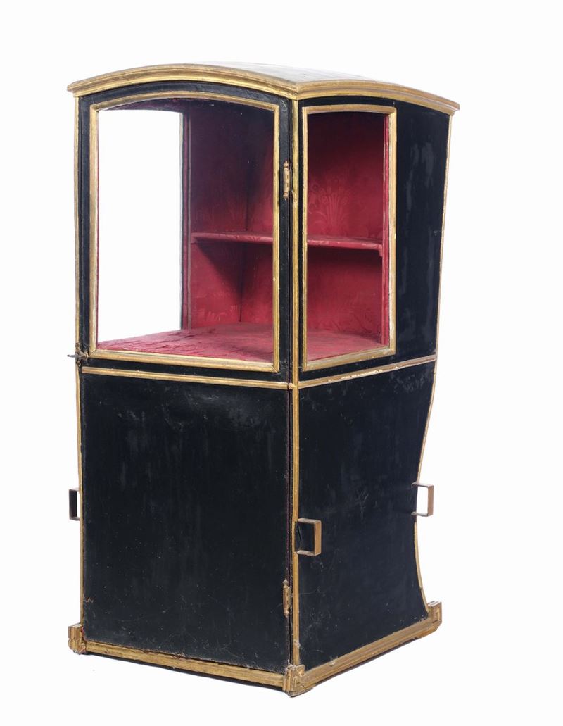 Portantina in pelle nera con profili in legno dorato, Genova XVIII secolo  - Asta Antiquariato - Cambi Casa d'Aste