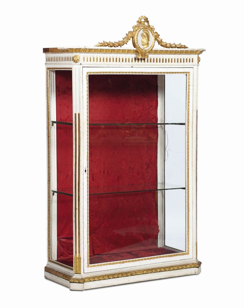 Vetrinetta neoclassica in legno laccato e dorato  - Asta Antiquariato - Cambi Casa d'Aste