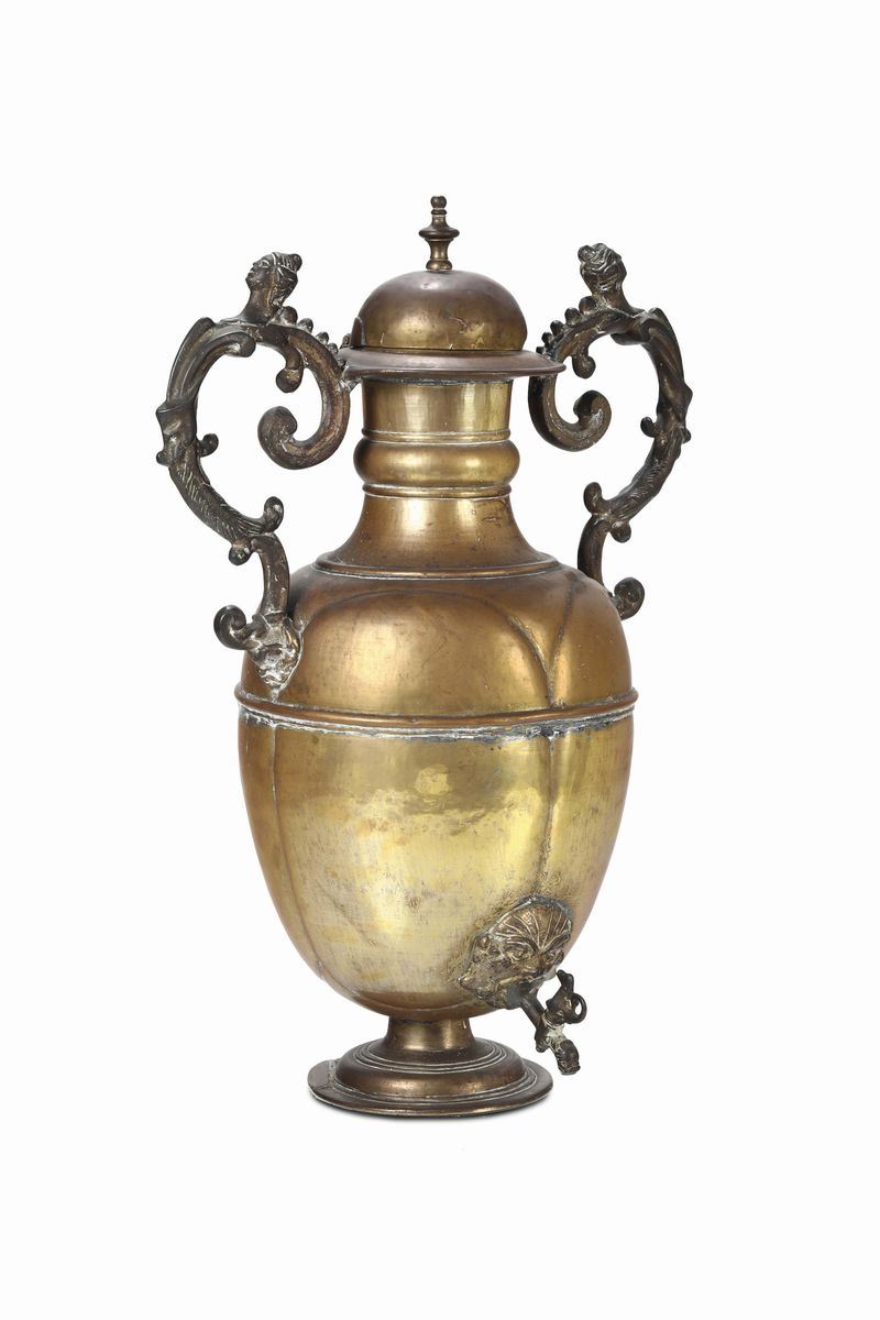 Acquamanile biansato in ottone e bronzo, XVIII-XIX secolo  - Asta Antiquariato - Cambi Casa d'Aste