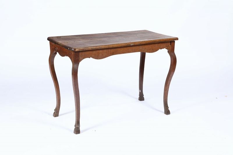 Tavolino in noce, XIX secolo  - Asta Antiquariato - Cambi Casa d'Aste