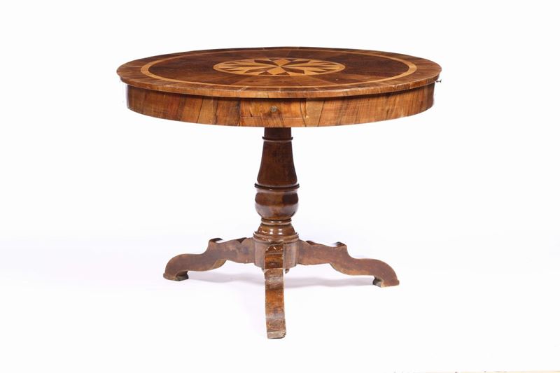 Tavolo con piano circolare lastronato ed intarsiato, XIX secolo  - Asta Antiquariato - Cambi Casa d'Aste