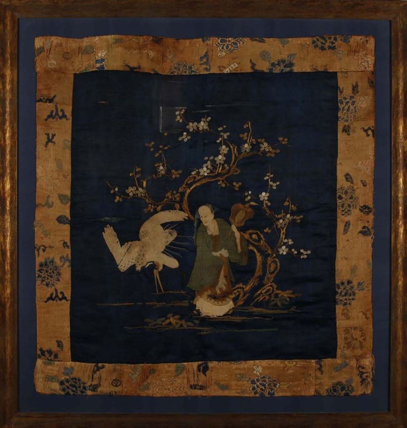 A silk cloth embroidered with wise man and crane, China, Qing Dynasty, 19th century  - Auction Chinese Works of Art - Cambi Casa d'Aste