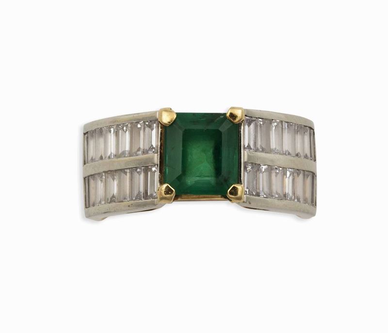 Repossi. Anello con smeraldo centrale e diamanti taglio baguette  - Auction Vintage, Jewels and Bijoux - Cambi Casa d'Aste