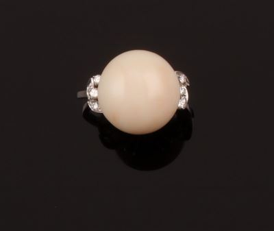 Anello con Corallo Rosa