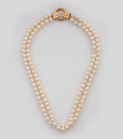 Collana Composta da Due Fili di Perle Coltivati