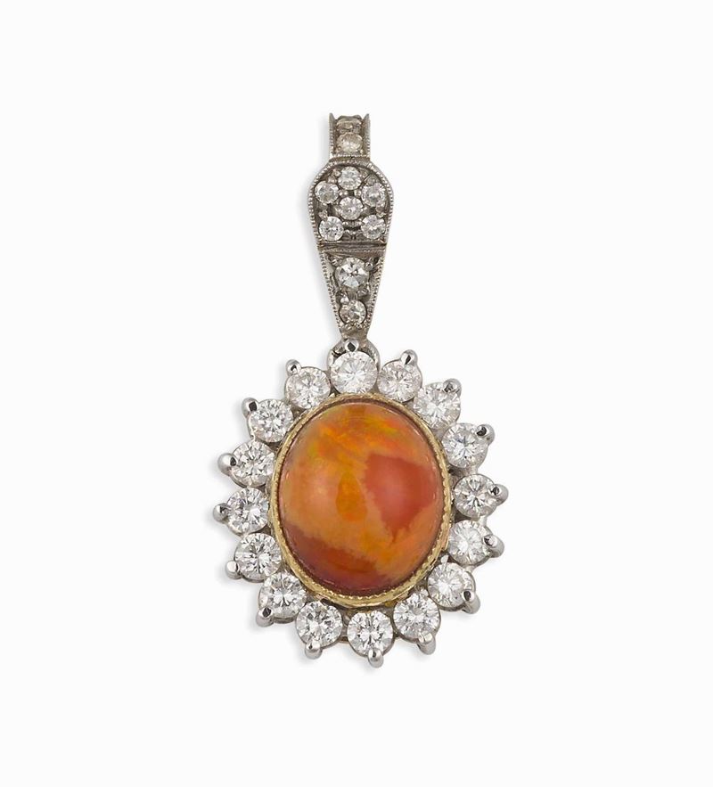 Pendente con opale di fuoco e diamanti a contorno  - Asta Vintage, Gioielli e Bijoux - Cambi Casa d'Aste