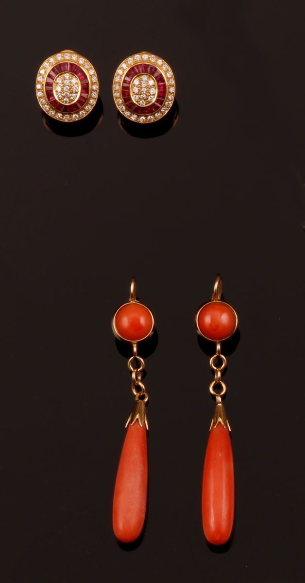 Two pair of gold, coral, diamond and ruby earrings  - Auction Fine Coral Jewels - Cambi Casa d'Aste