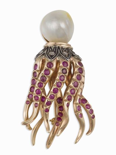 Spilla con Perla, Rubini e Rosette di Diamante