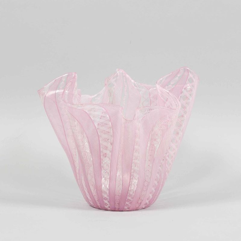 Fulvio Bianconi, Venini, Murano, 1970 ca. A handkerchief vase in blown glass with a zanphiric, pink and milk glass decor  - Auction Murano '900 - II - Cambi Casa d'Aste