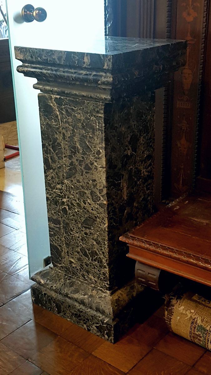 Coppia di colonne in marmo verde, XIX-XX secolo  - Asta Asta a Tempo antiquariato - II - Cambi Casa d'Aste