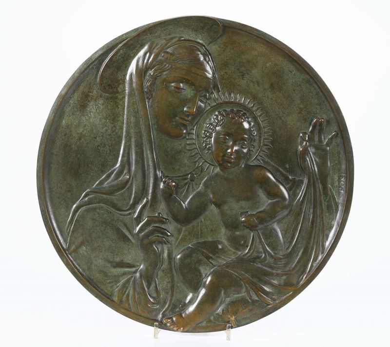 Placca in metallo sbalzato raffigurante Madonna con Bambino, firmato Posi, XX secolo  - Asta Asta a Tempo antiquariato - II - Cambi Casa d'Aste