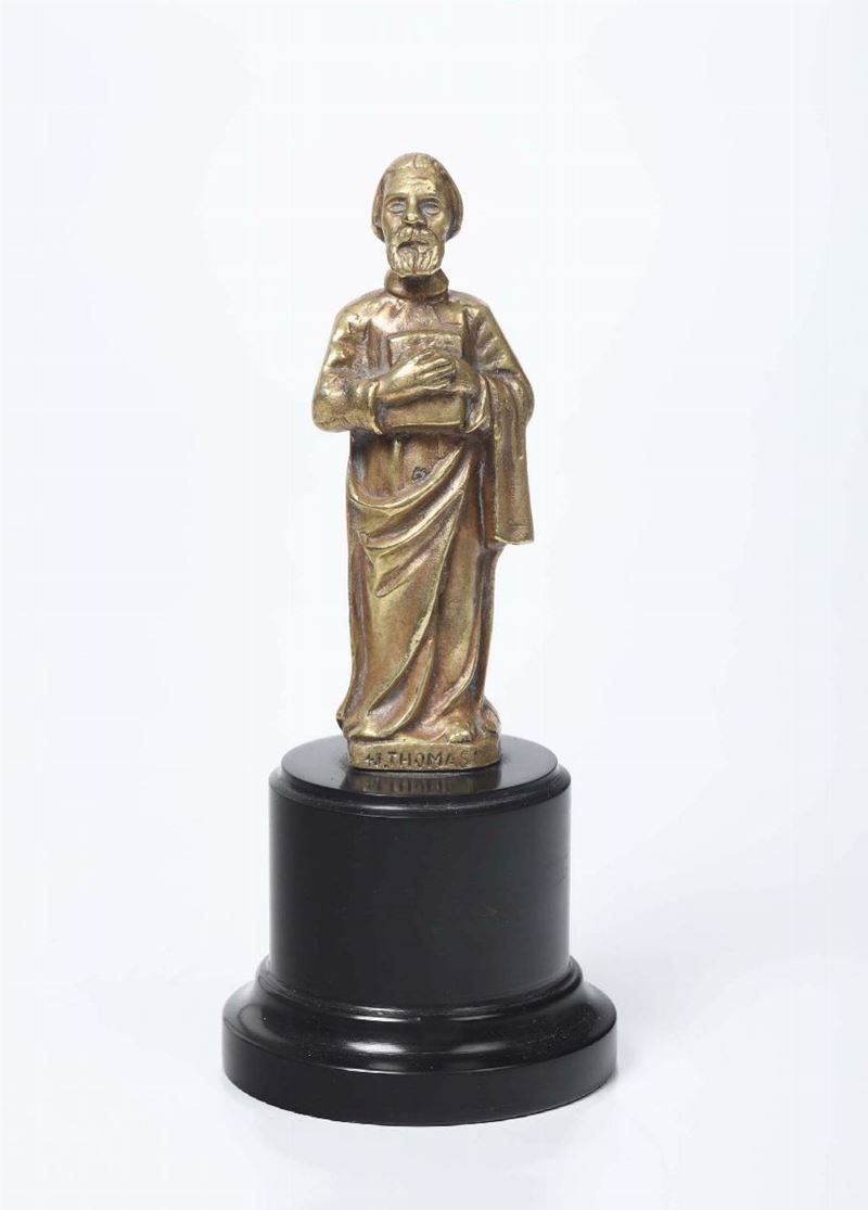 Figura di San Tommaso in bronzo dorato, Inghilterra XVIII secolo  - Auction Asta a Tempo antiquariato - II - Cambi Casa d'Aste