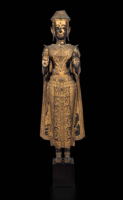 Grande Figura di Buddha Eretto in Bronzo Dorato, Thailandia, Ayutthaya, XIX Secolo