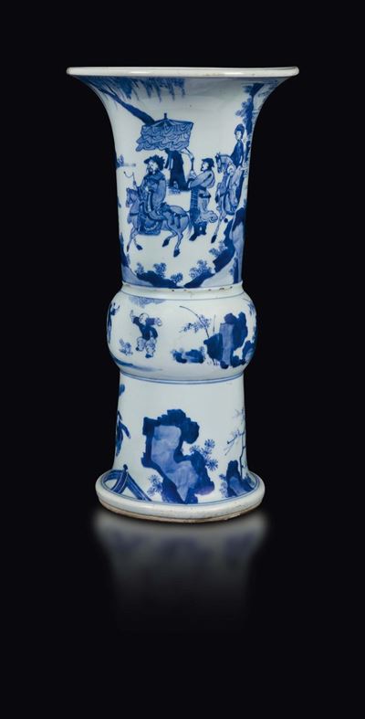 Vaso a Tromba in Porcellana Bianca e Blu con Raffigurazioni di Fanciulli ed Attendenti, Cina, Din...