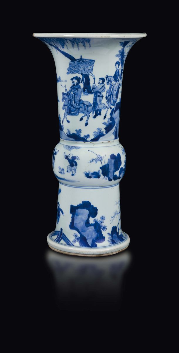 Vaso a Tromba in Porcellana Bianca e Blu con Raffigurazioni di Fanciulli ed Attendenti, Cina, Din...